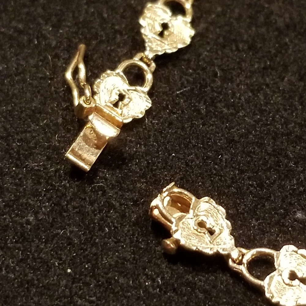 14k gold padlock link bracelet - Picture 3 of 6